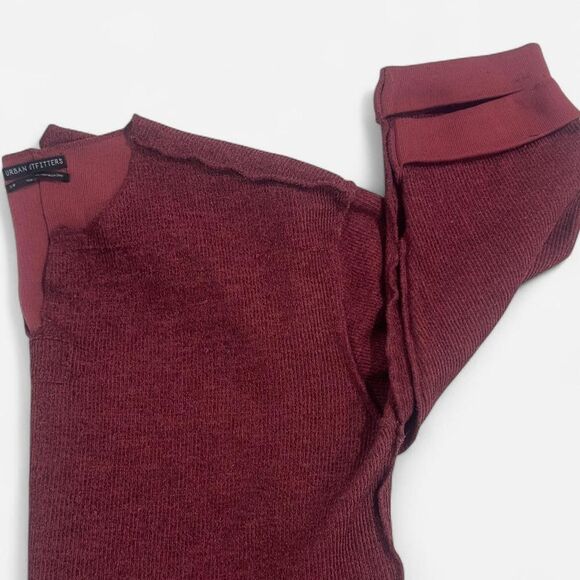 Urban Outfitters Burgundy sweater - Picture 6 of 6